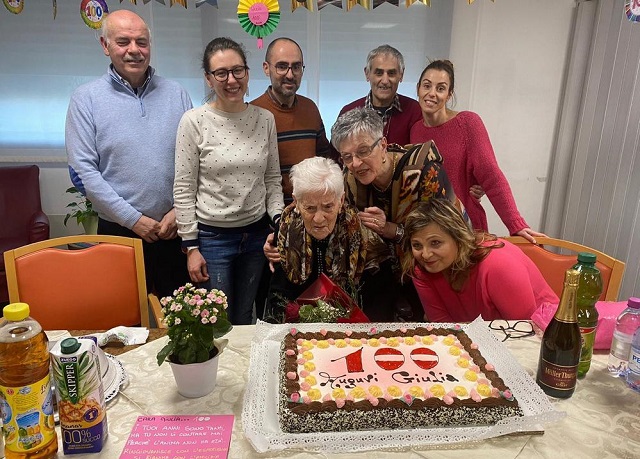 Www Ladigetto It Ha Compiuto 100 Anni Buon Compleanno A Giulia Casagranda