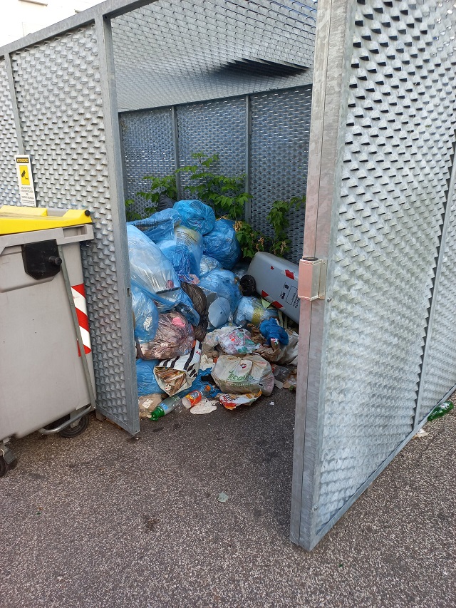 ambiente-rsz_rifiuti_2.jpg