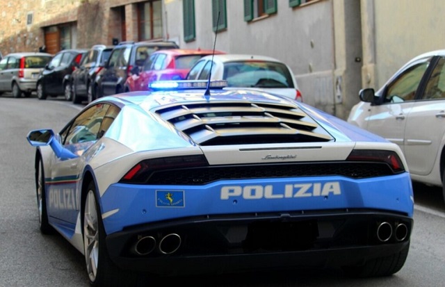 lamborghini-della-polizia.jpg