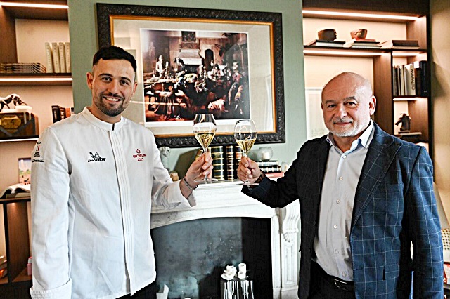 4-lo-chef-stellato-gianluca-renzi-con-livio-negro-patron-del-ristorante-le-cattedrali-di-ast.jpg