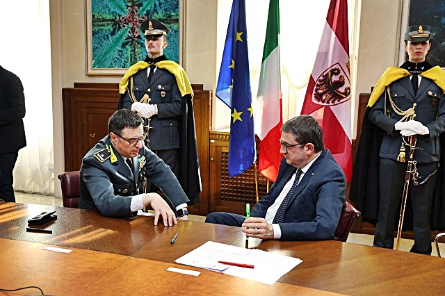 2-fugatti-protocollo-quadro-d-intesa-con-comando-regionale-guardia-di-finanza_imagefullwide.jpg
