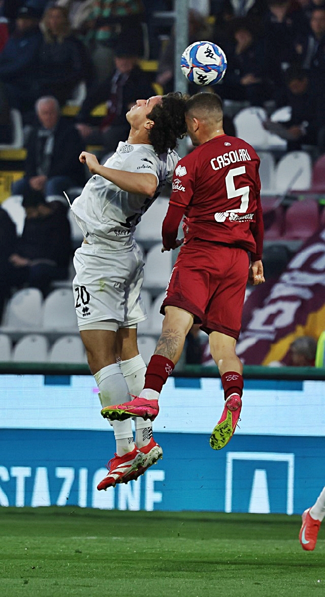 9-3-contrasto-aereo-tra-luca-belardinelli-e-federico-casolari.JPG