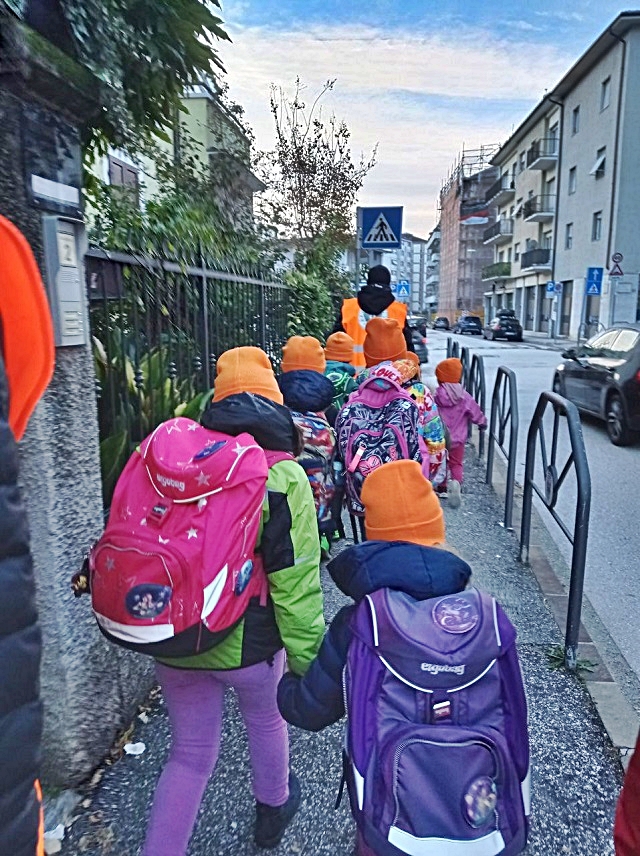 a-scuola-a-piedi-v.jpg