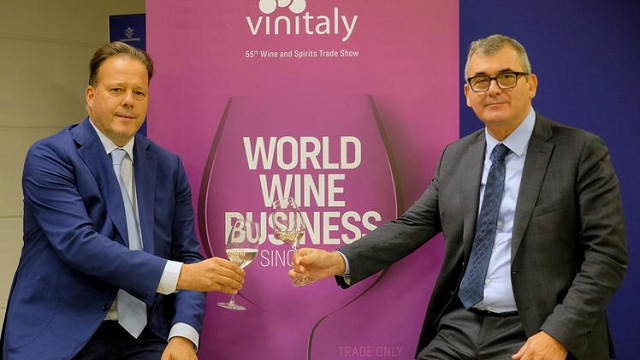 3-il-presidente-di-veronafiere-federico-bricolo-con-l-amministratore-delegato-maurizio-danese.jpg
