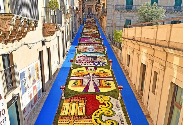 4-l-infiorata-di-noto-quest-anno-si-terra-dal-16-al-20-maggio-tema-dell-edizione-2025-la-pace-si-fa-arte.jpg