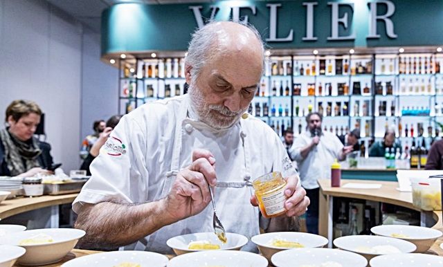 5-il-maestro-pasticcere-corrado-assenza-patron-del-mitico-caffe-sicilia-di-noto.jpg