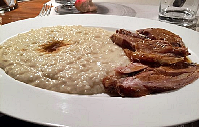6-il-risotto-alla-parmigiana-con-lo-stinco-di-vitello-arrosto.jpg