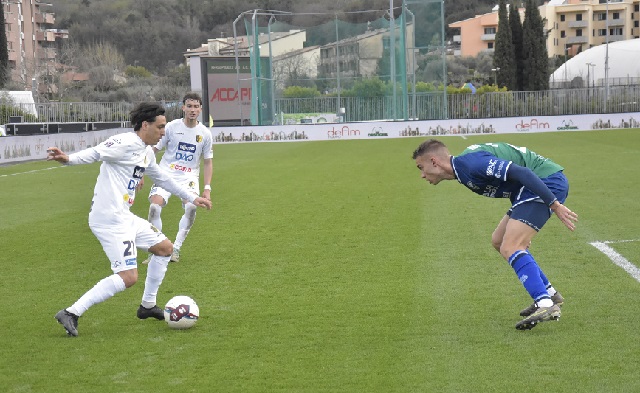 peralta-supera-l-uomo.JPG