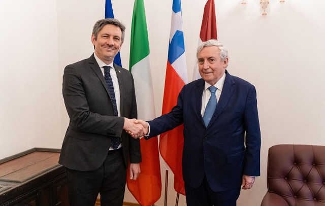 spinelli-ambasciatore-cile_imagefullwide.jpg