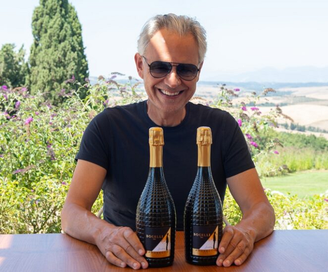 1-andrea-bocelli-con-il-prosecco-di-famiglia-distribuito-nel-mondo-da-zonin.jpg