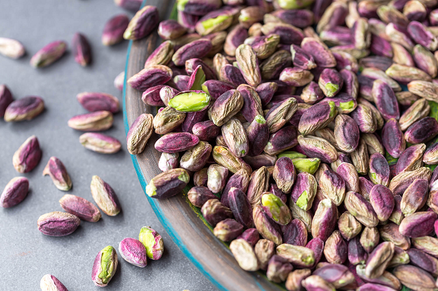 4-le-classiche-drupe-ovali-del-pistacchio-verde-di-bronte-presidio-slow-food.jpg