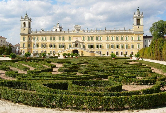9-il-monumentale-palazzo-ducale-di-colorno-con-la-reggia-di-maria-luigia-d-austria-duchessa-di-parma-e-il-giardino-storico.jpg