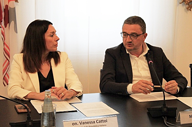 conf-stampa-enotecnico-16-giugno-25_-fugatti-e-cattoi.jpg