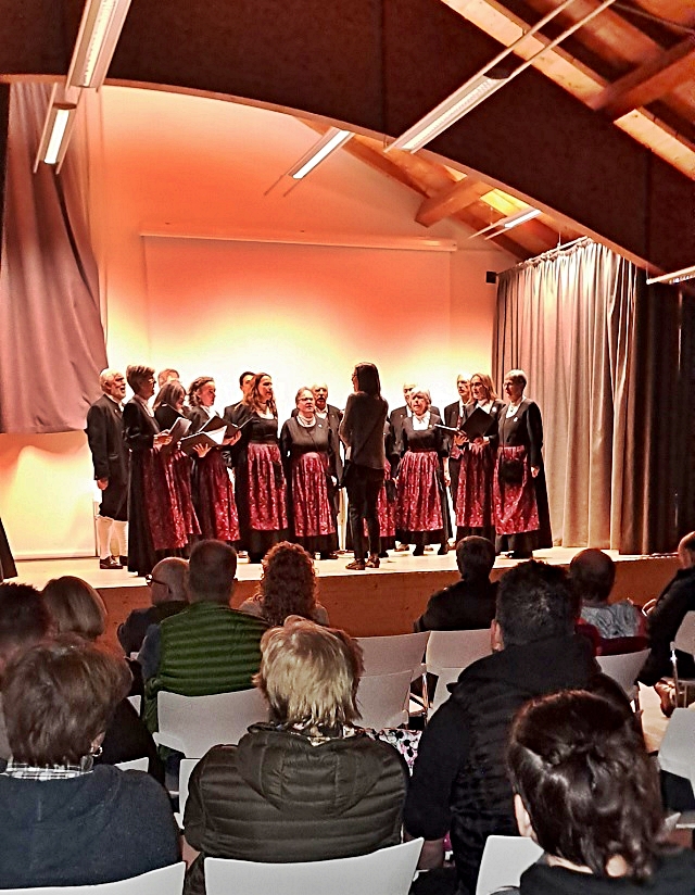corale-polifoniuca-ciumbra-v.jpg
