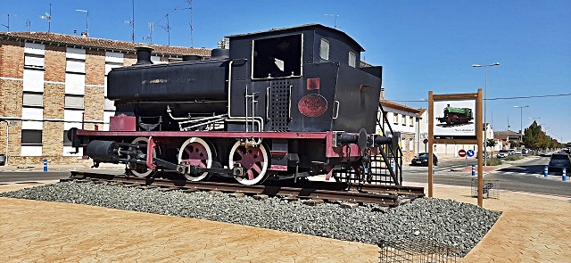 3-il-treno-e-protagonista-a-castejon.jpg