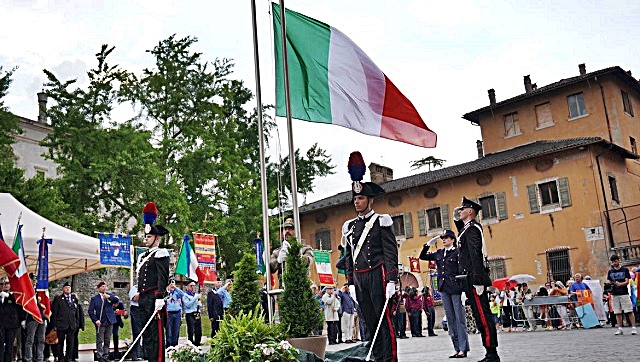 festa-della-repubblica-25-alzabandiera.jpg