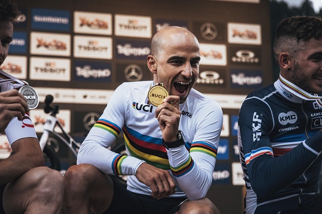 la-decima-conn-medaglia.jpg