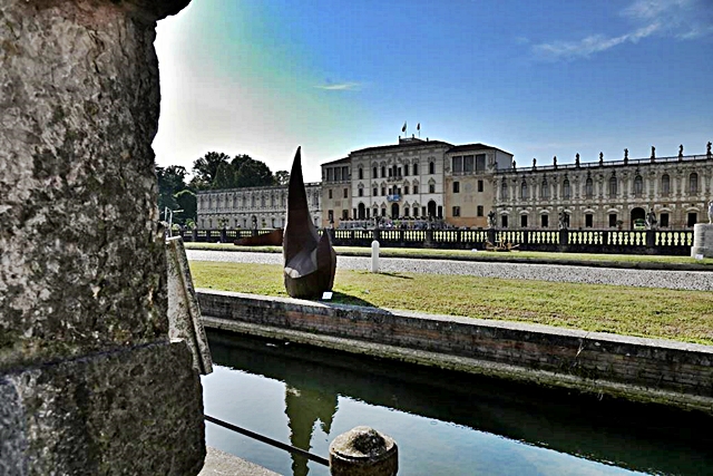 lucchi-sculture-in-acqua-5.jpg