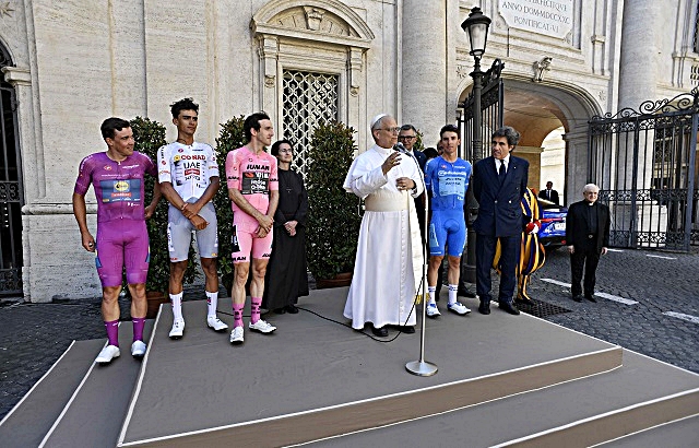 partenza-21esima-tappa-del-giro-col-papa.jpg
