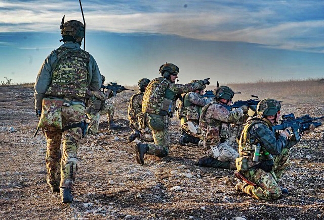 personale-flf-in-addestramento-con-ar-i-portatili.jpg