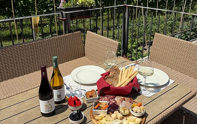 2-il-tagliere-degli-affettati-e-dei-formaggi-con-la-giardiniera-della-val-di-gresta.jpg