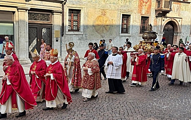 processione-bornancin.jpg