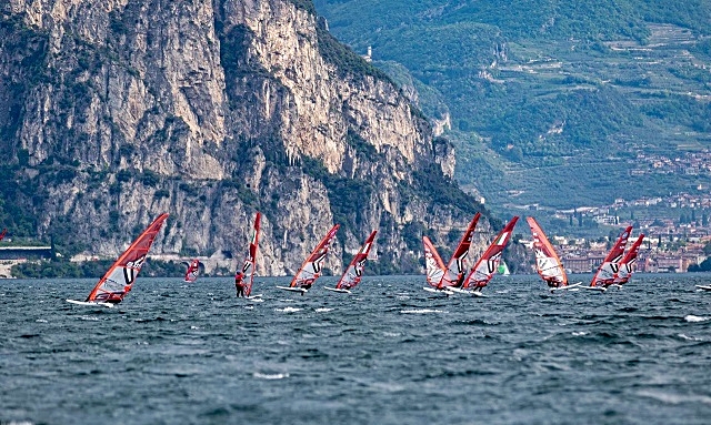 giolai-30-4-3.jpg