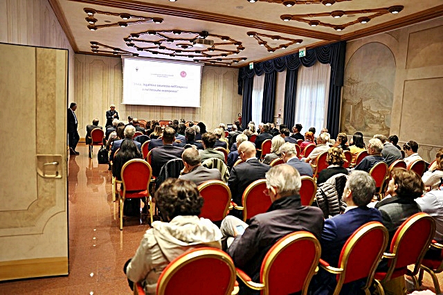 legalita-p-convegno-coordinamento-provinciale-imprenditori-sul-tema-etica-legalita-e-sicurezza-nell-impresa-e-nel-tessuto-economico_imagefullwide.jpg