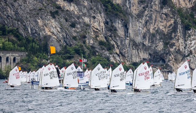 optimist-0dd5376e-e1c8-ed4a-ec8d-1a6108286f01.jpg
