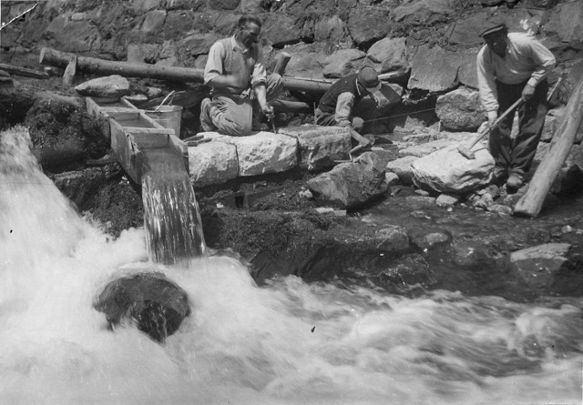 sistemazioni-idrauliche-sul-torrente-rabbies-1950_imagefullwide.jpg