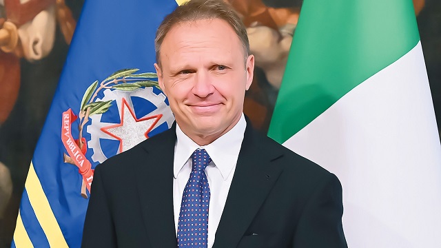 2-il-ministro-dell-agricoltura-francesco-lollobrigida.jpg