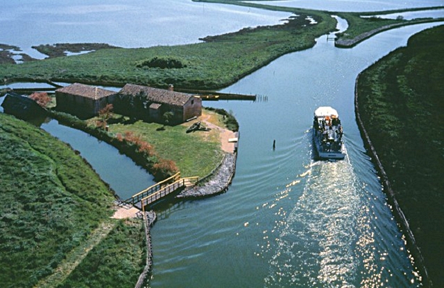 3-un-altra-immagine-suggestiva-delle-valli-di-comacchio-nel-delta-del-po.jpg