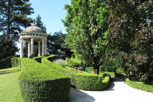 3-un-angolo-suggestivo-del-parco-guerrieri-gonzaga-di-villa-lagarina.jpg