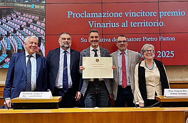 8-il-premio-2025-delle-enoteche-italiane-vinarius-assegnato-al-trentino.jpg