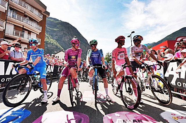 partenza-20esima-tappa-del-giro-2.jpg