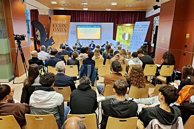 festival-economia-panel-fem-8.jpg