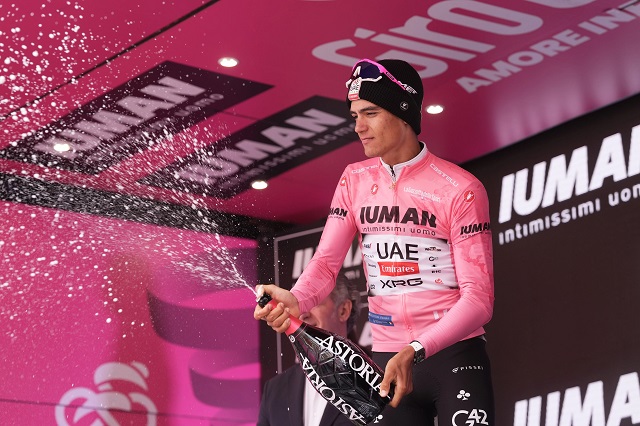 maglia-rosa-arrivata-alla-15esima-tappa.jpg