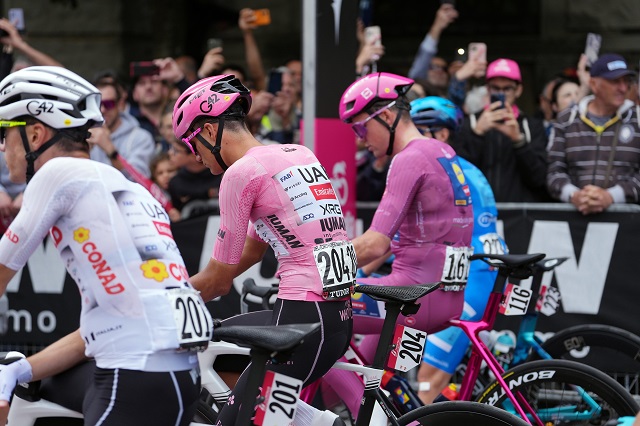 partenza-13esima-tappa-giro-2.jpg