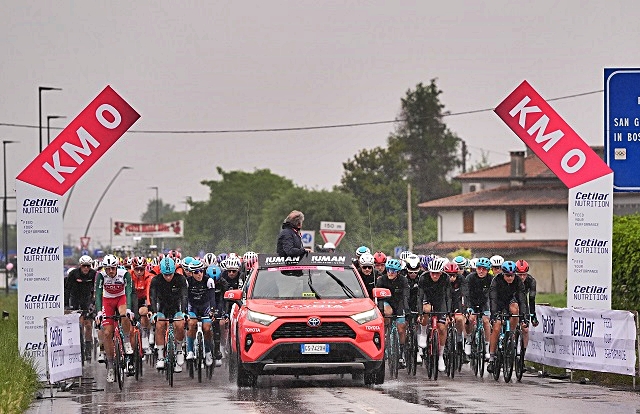 partenza-16esima-tappa-del-giro-2.jpg