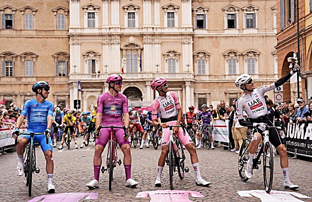 partenza-dodicesima-patta-del-giro-25.jpg